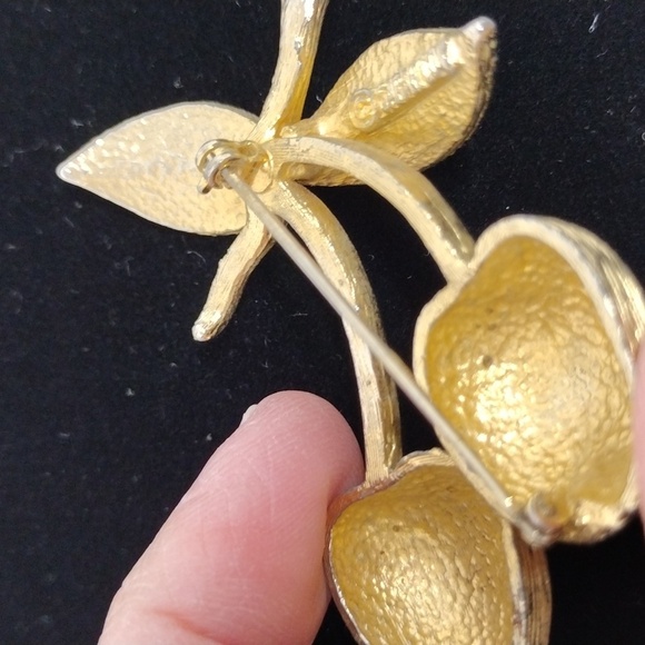 Vintage 1960's Sarah Coventry Golden Cherries Brooch Pin - Picture 4 of 7
